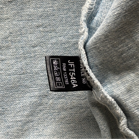 POL Women’s Size Small Light Washed Frayed Fringe Denim Vest 100% Cotton - Picture 6 of 9